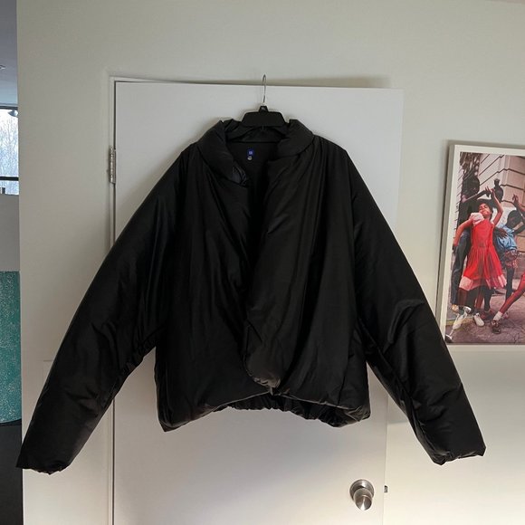 YZY Round Jacket